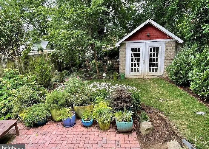 Vintage Charm: Annapolis Retreat