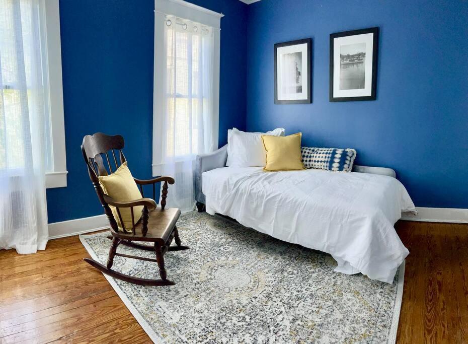Vintage Charm: Retreat