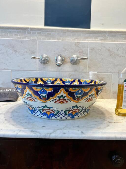 Vintage Charm: Retreat * Annapolis