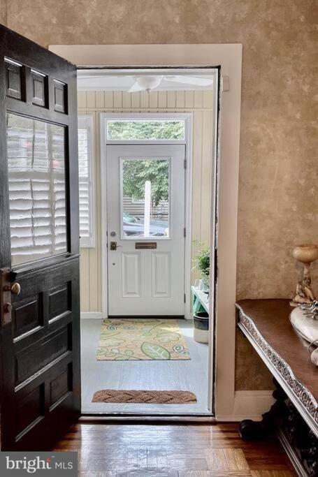 Vintage Charm: Retreat *